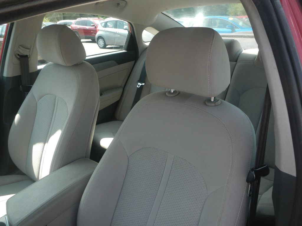 Photo 4 of this HYUNDAI SONATA