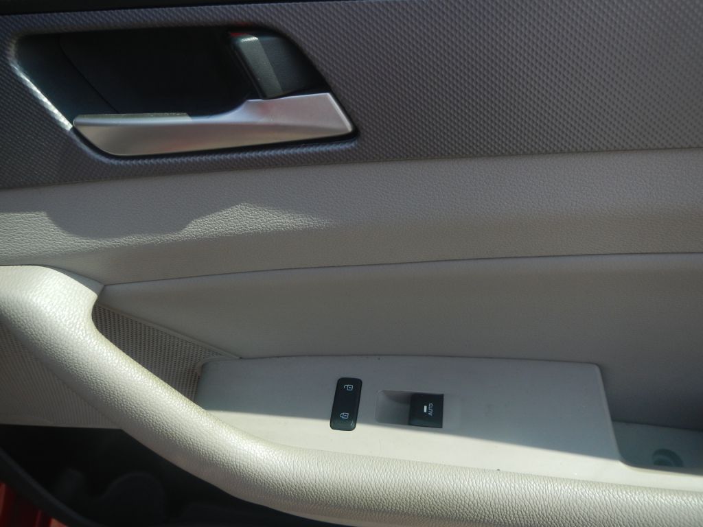 Photo 19 of this HYUNDAI SONATA