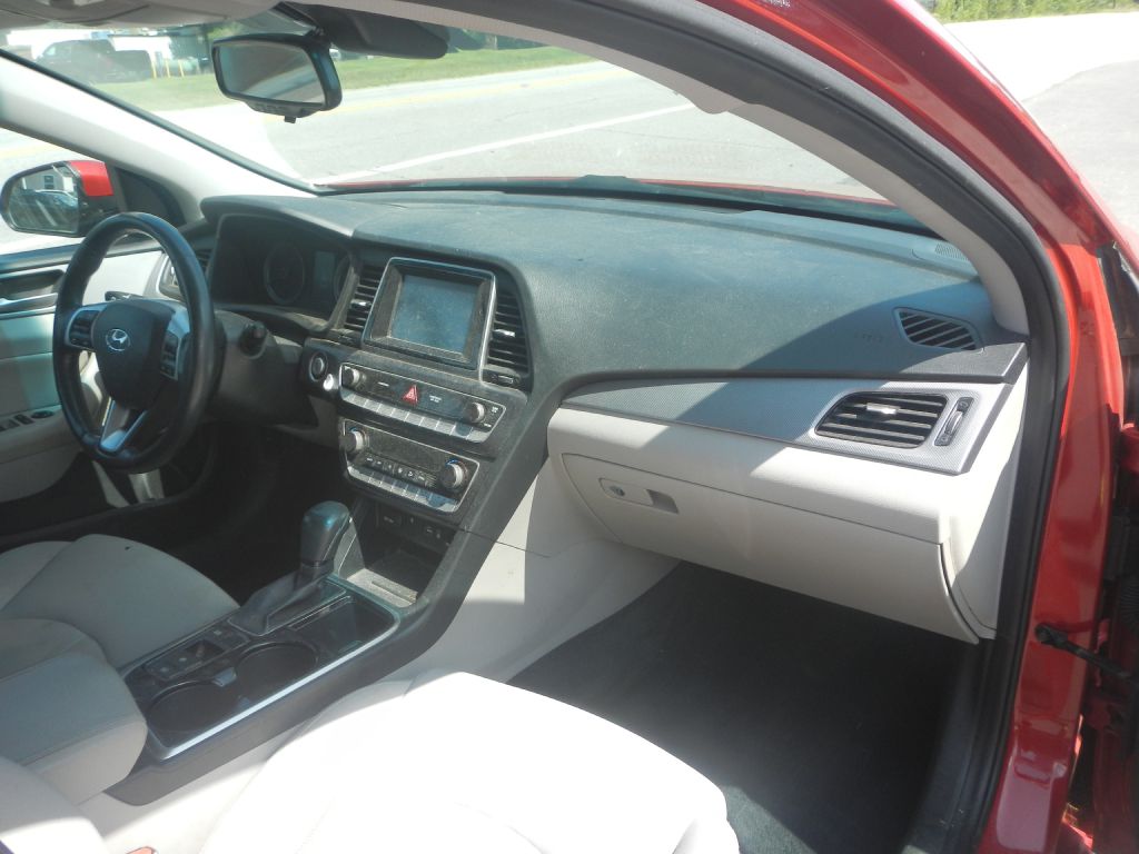 Photo 24 of this HYUNDAI SONATA