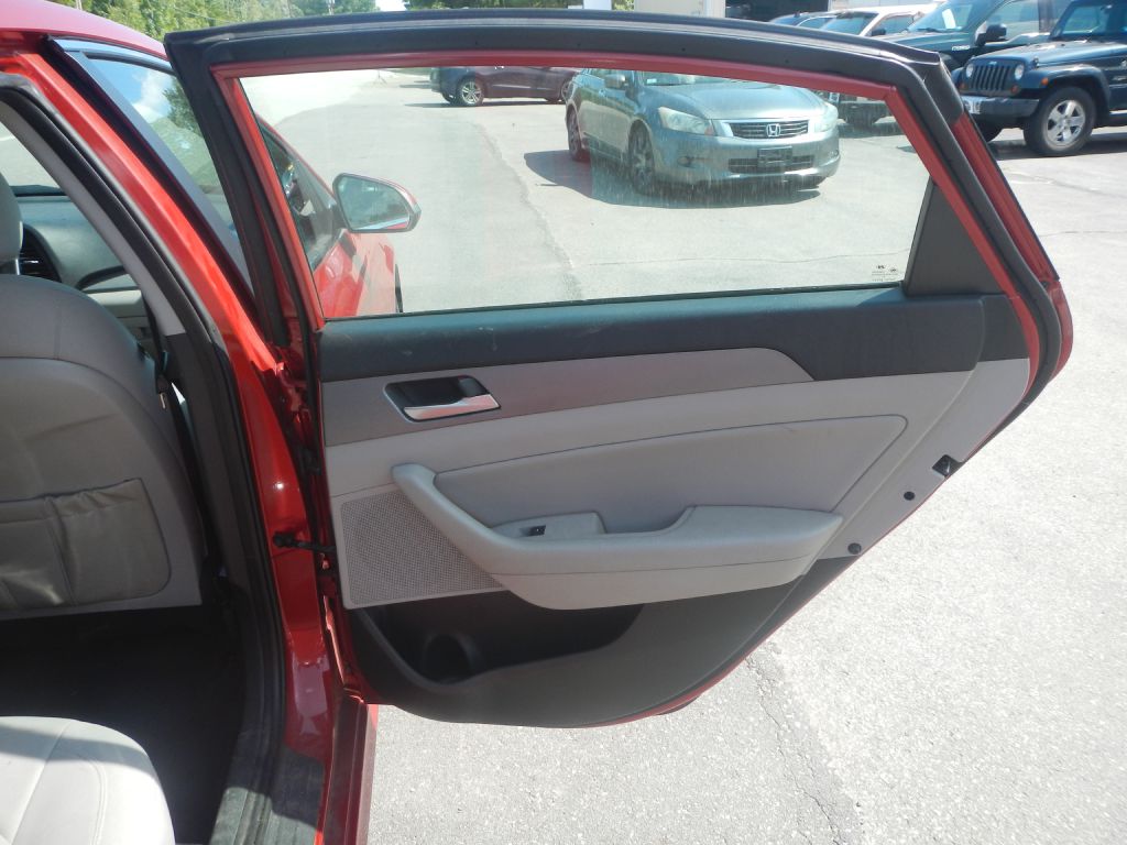 Photo 25 of this HYUNDAI SONATA