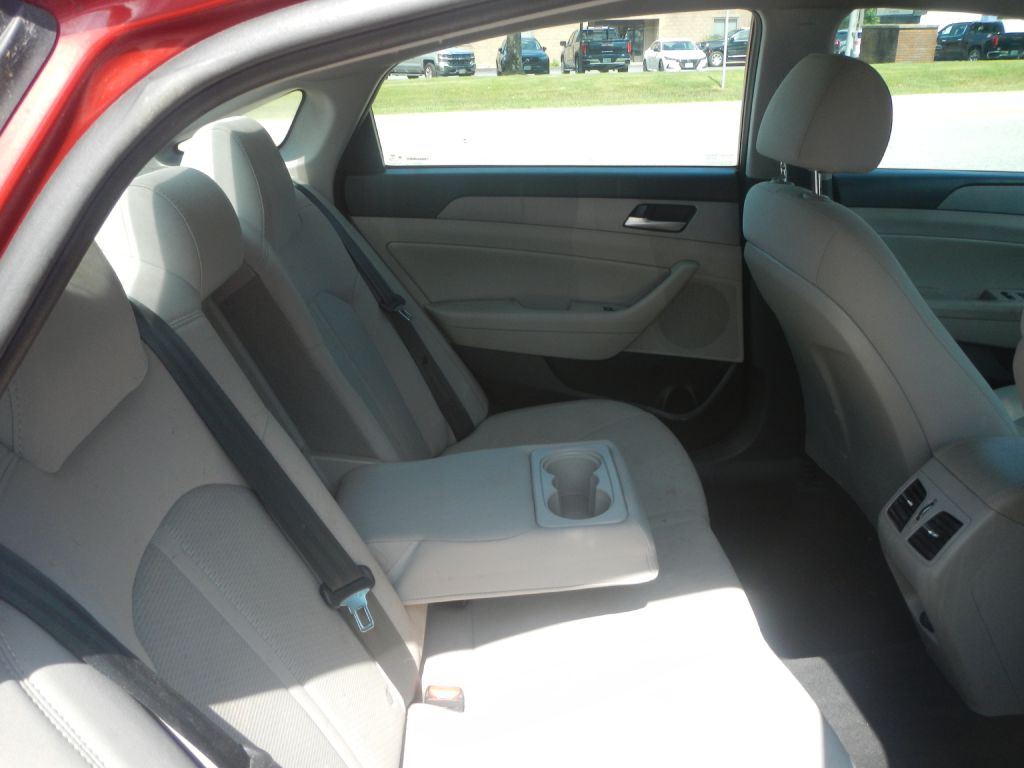 Photo 29 of this HYUNDAI SONATA
