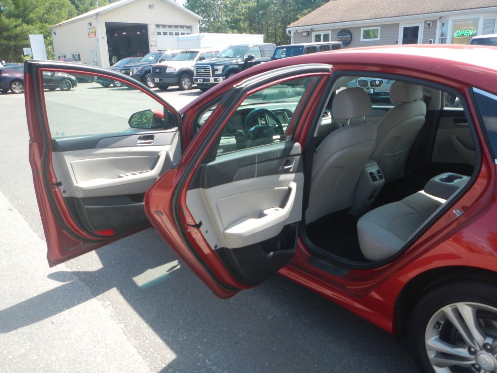 Photo 39 of this HYUNDAI SONATA