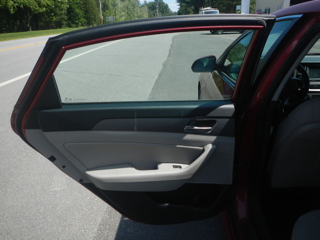 Photo 40 of this HYUNDAI SONATA