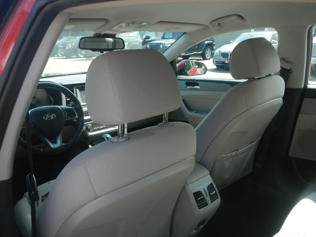 Photo 43 of this HYUNDAI SONATA