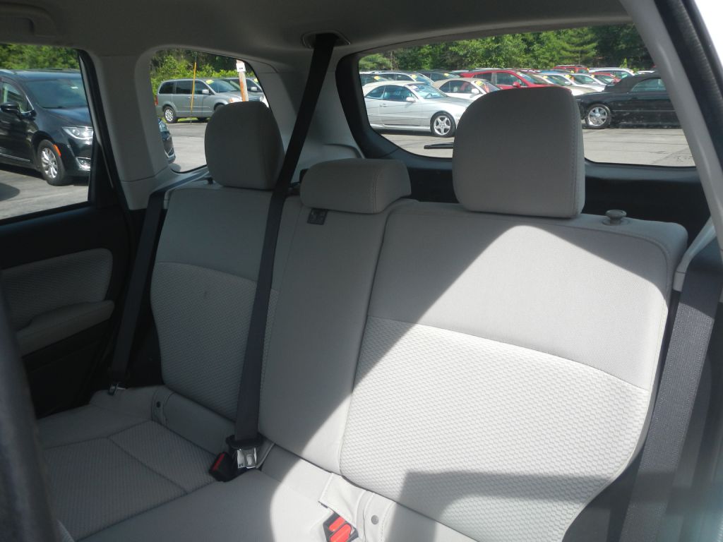 Photo 8 of this SUBARU FORESTER AWD