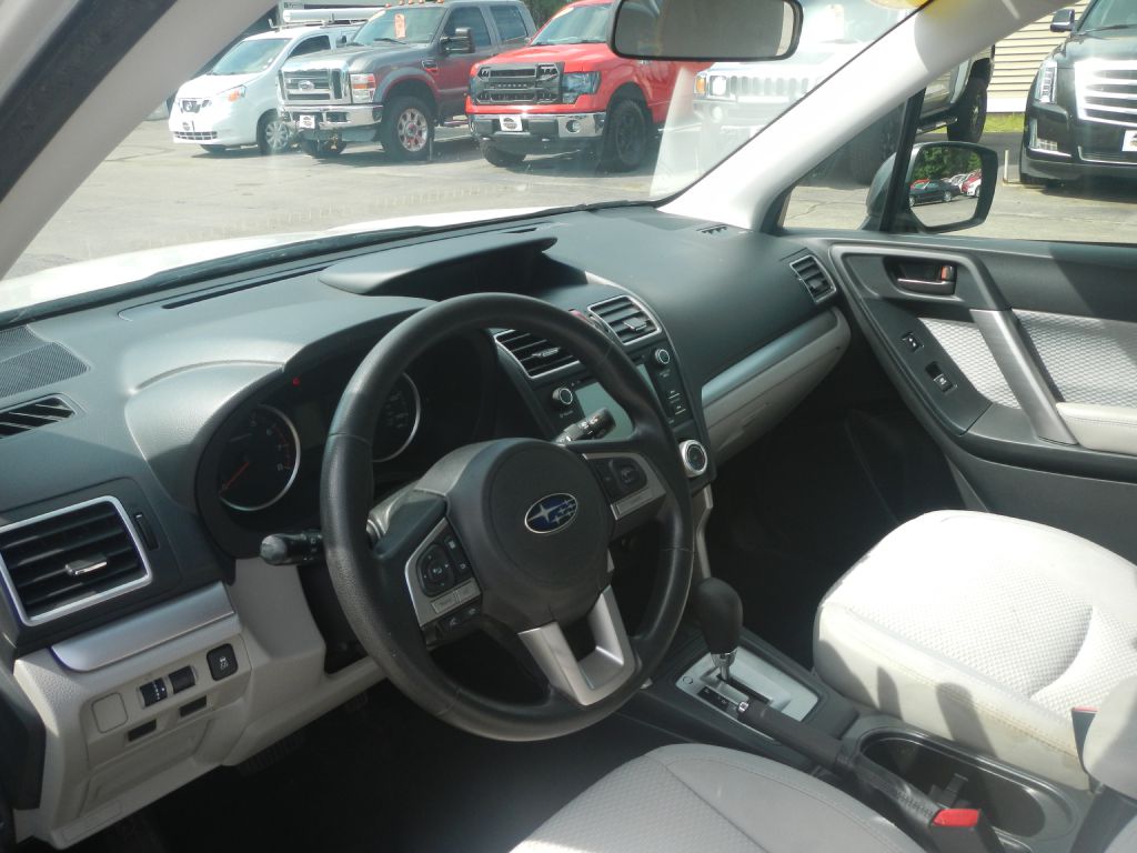 Photo 10 of this SUBARU FORESTER AWD