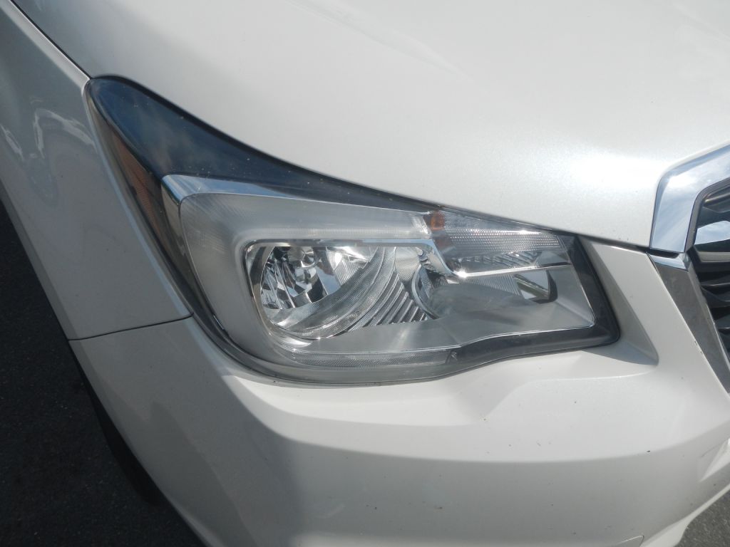 Photo 12 of this SUBARU FORESTER AWD