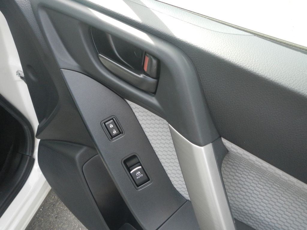 Photo 18 of this SUBARU FORESTER AWD