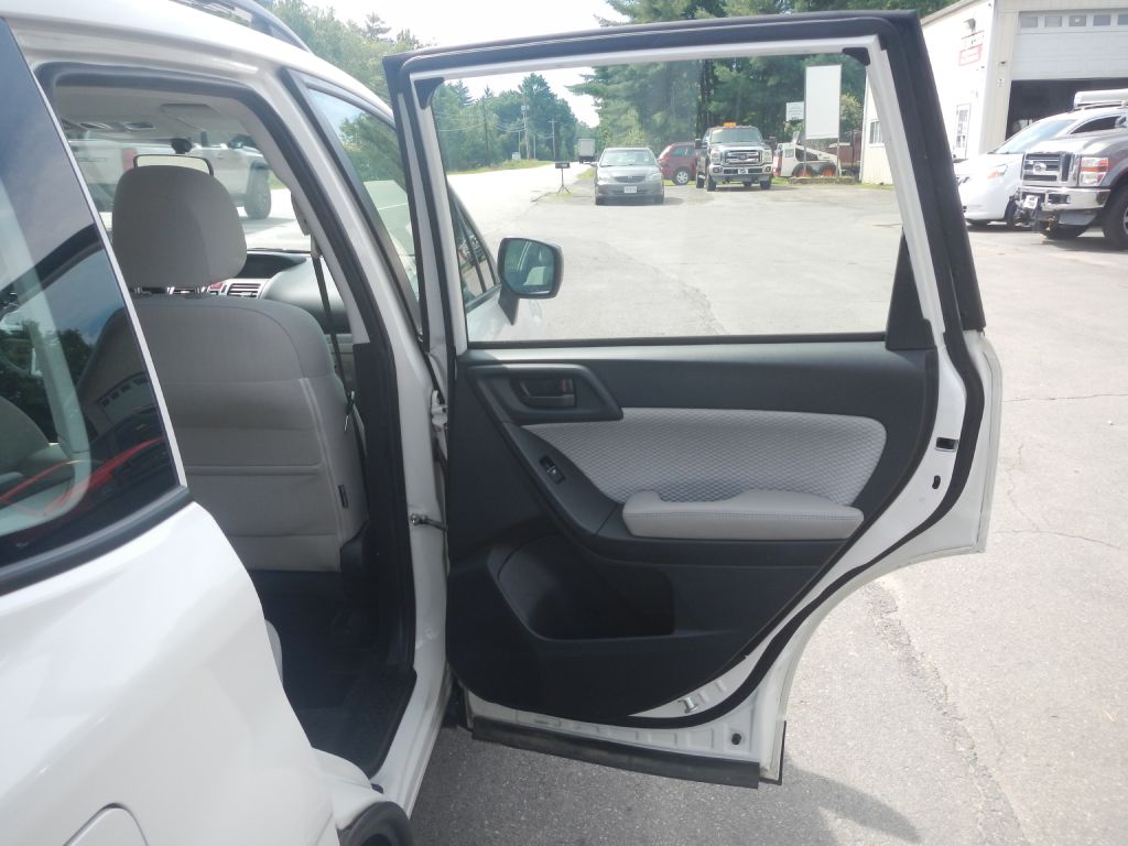 Photo 26 of this SUBARU FORESTER AWD