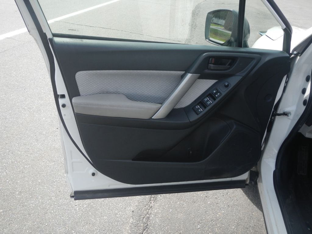 Photo 46 of this SUBARU FORESTER AWD