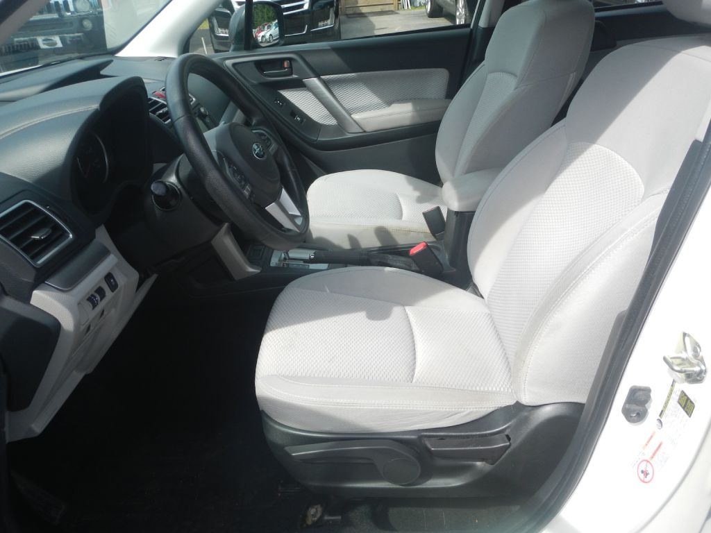 Photo 48 of this SUBARU FORESTER AWD