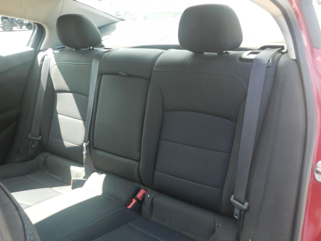 Photo 5 of this CHEVROLET CRUZE