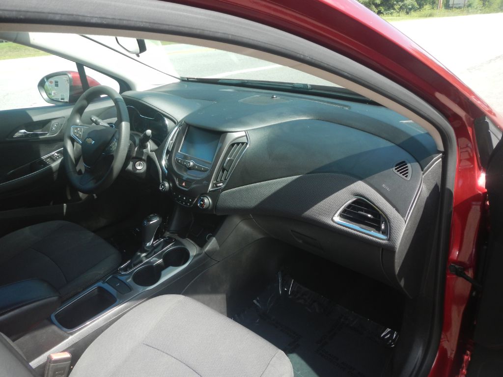 Photo 10 of this CHEVROLET CRUZE