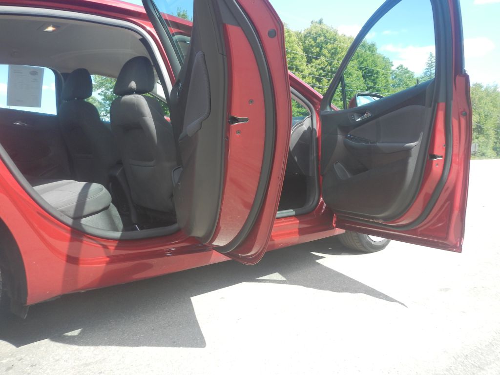 Photo 16 of this CHEVROLET CRUZE
