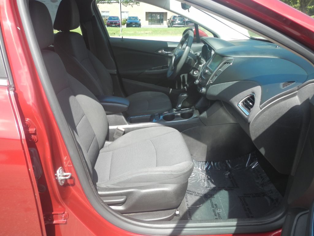 Photo 19 of this CHEVROLET CRUZE