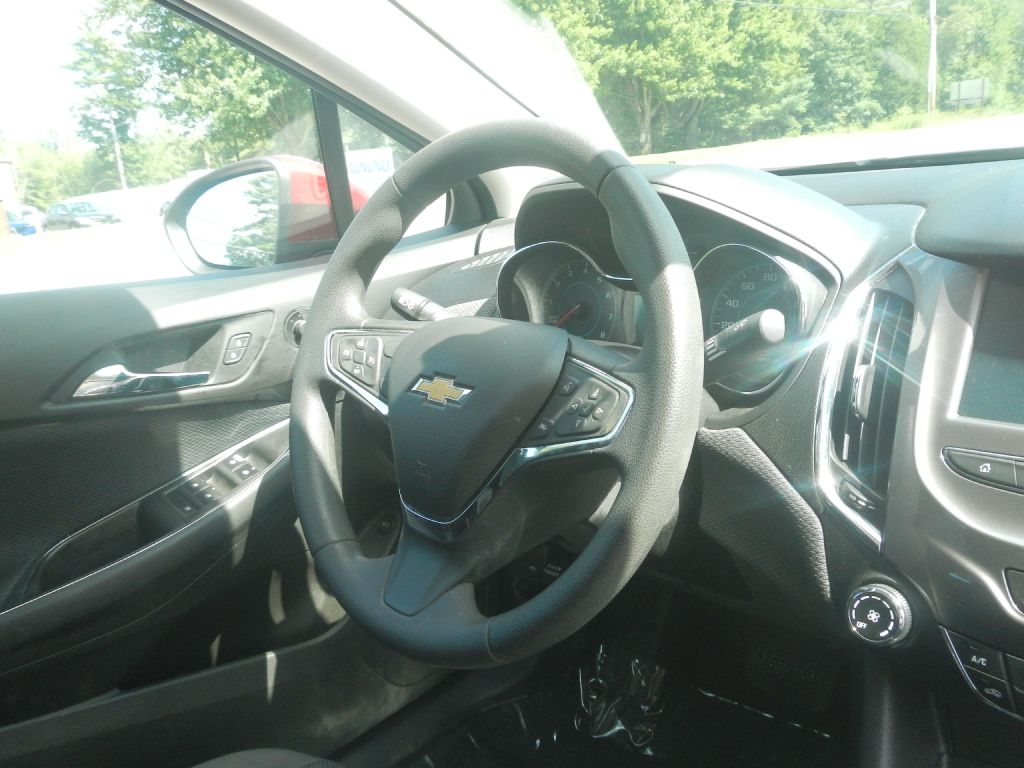 Photo 21 of this CHEVROLET CRUZE