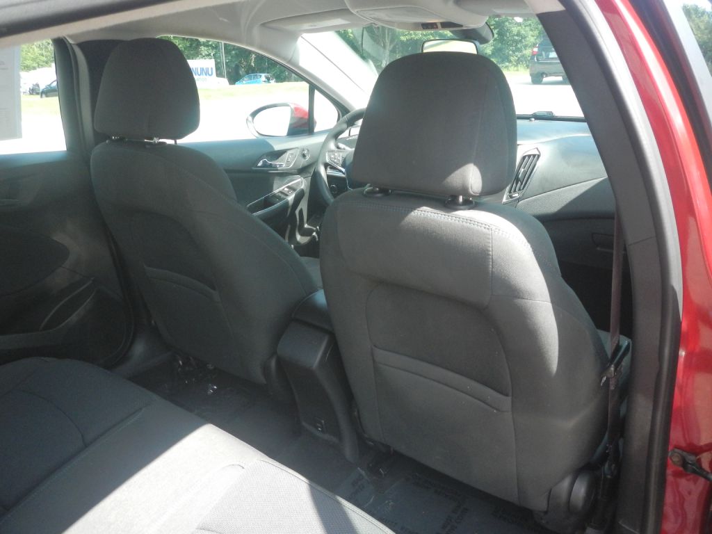 Photo 27 of this CHEVROLET CRUZE