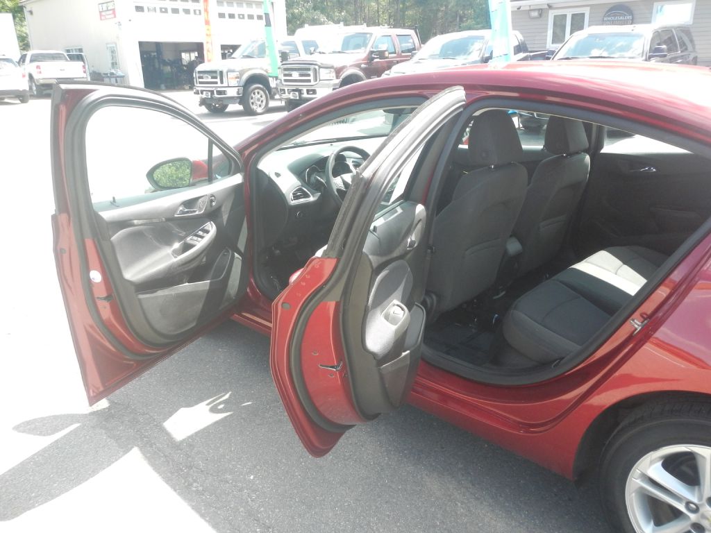 Photo 40 of this CHEVROLET CRUZE