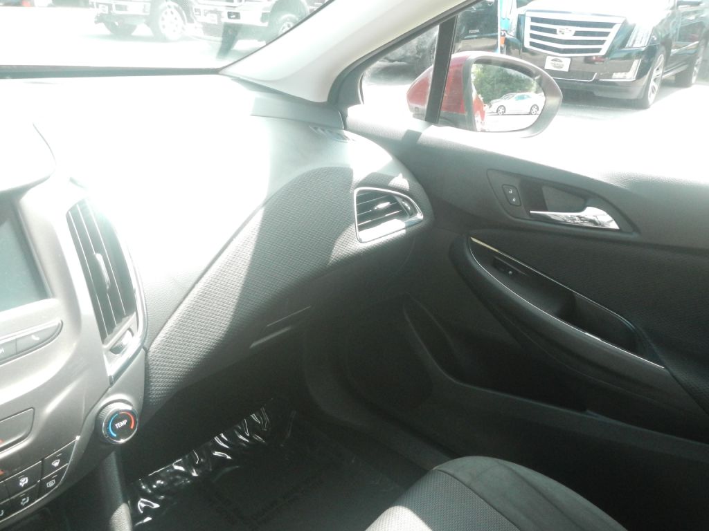 Photo 51 of this CHEVROLET CRUZE
