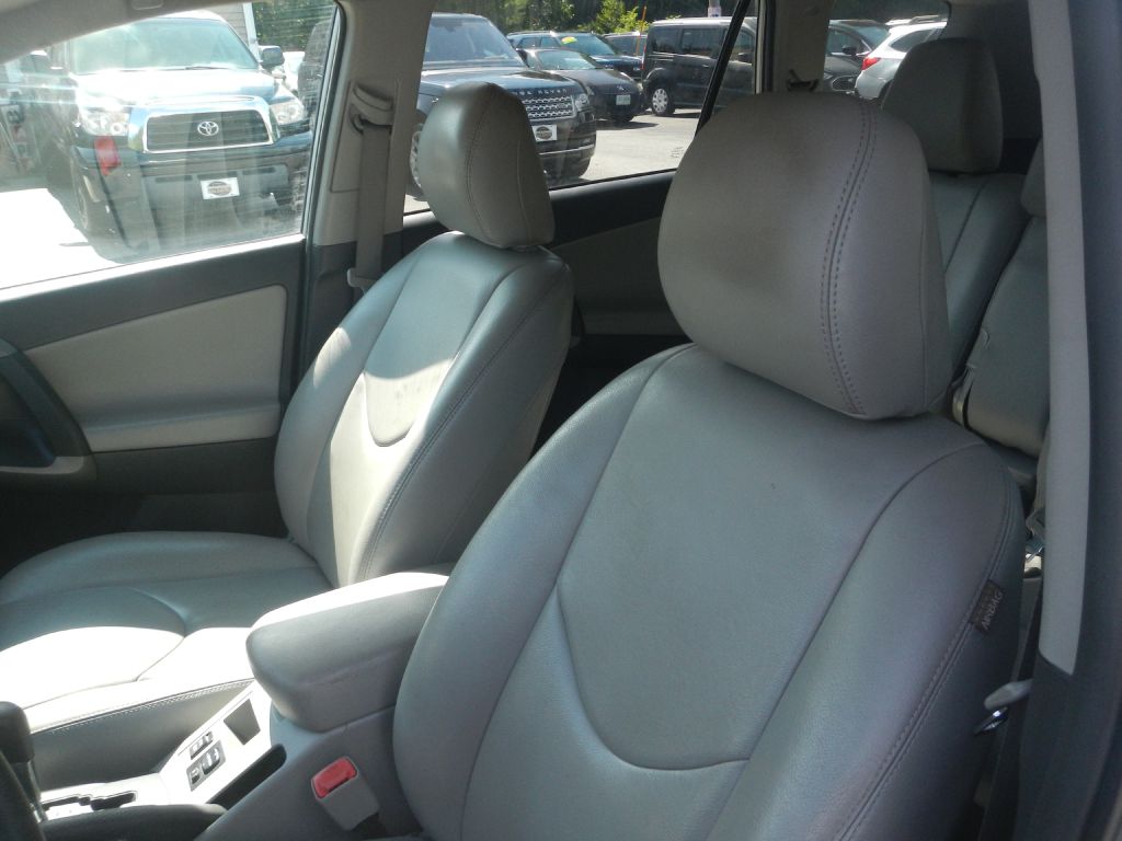 Photo 4 of this TOYOTA RAV4 4WD