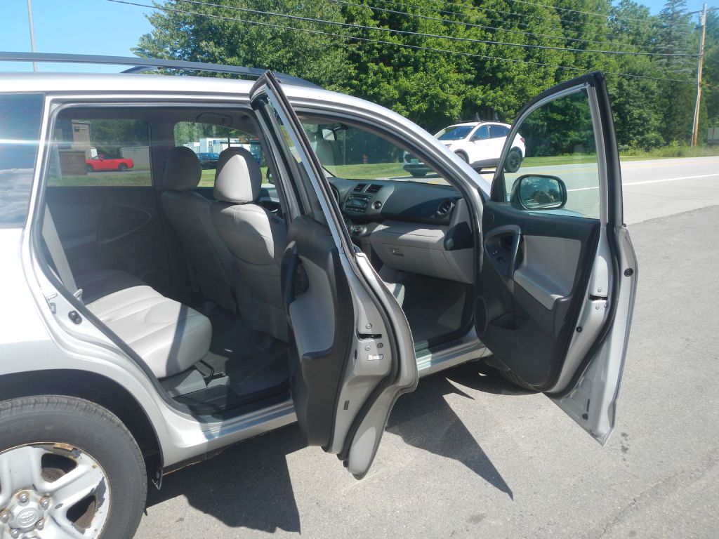 Photo 15 of this TOYOTA RAV4 4WD