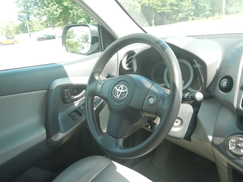 Photo 19 of this TOYOTA RAV4 4WD