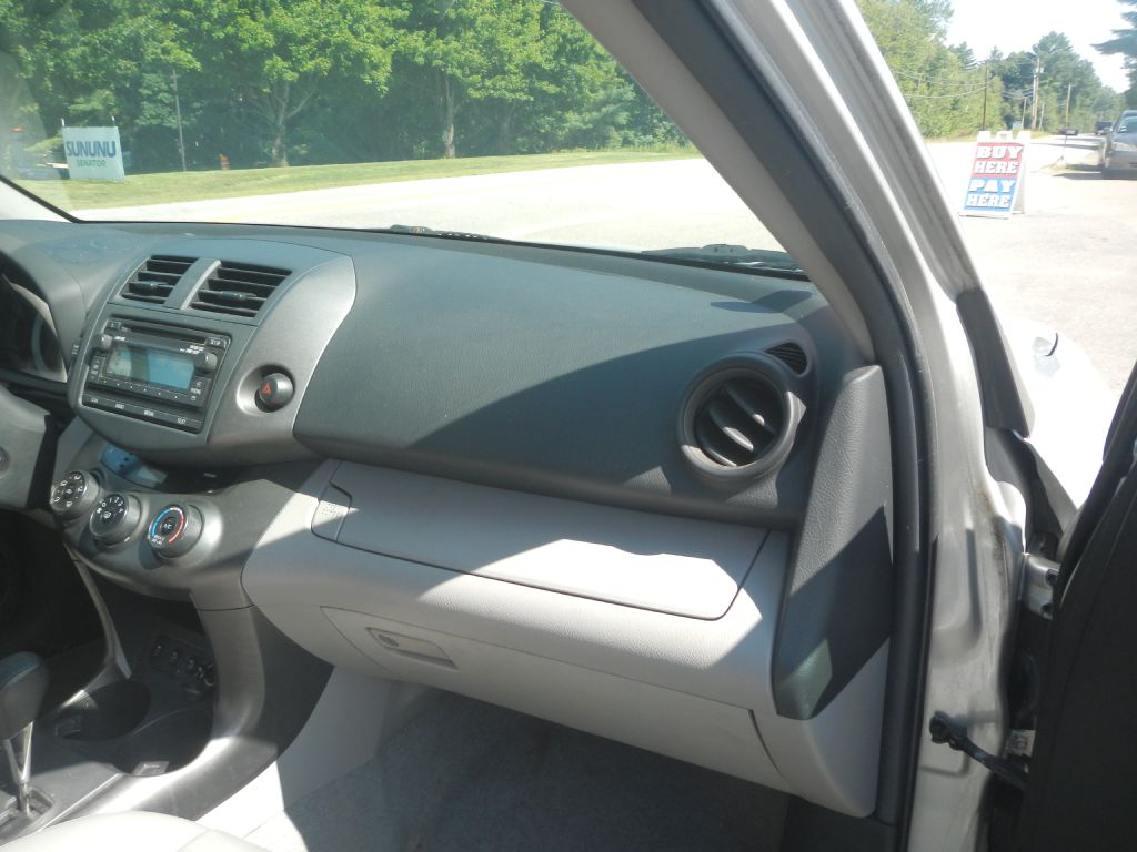 Photo 23 of this TOYOTA RAV4 4WD