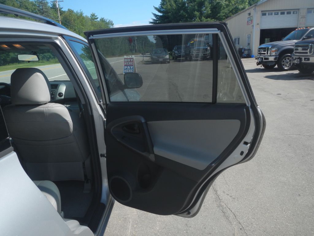 Photo 24 of this TOYOTA RAV4 4WD