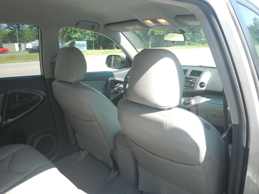 Photo 25 of this TOYOTA RAV4 4WD