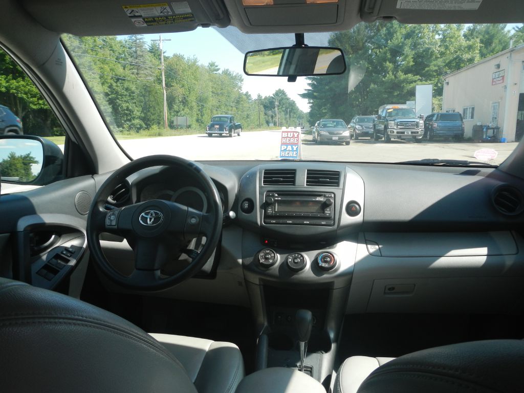 Photo 26 of this TOYOTA RAV4 4WD