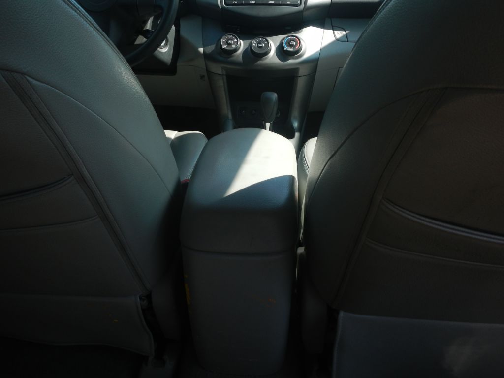 Photo 27 of this TOYOTA RAV4 4WD