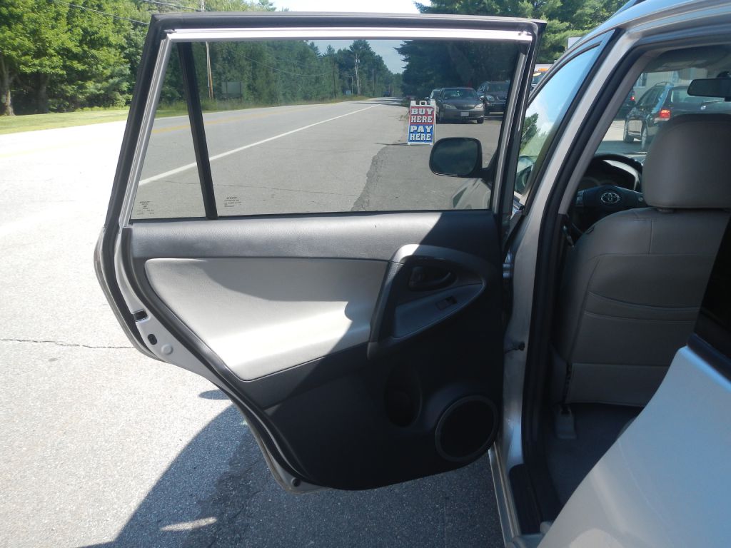 Photo 42 of this TOYOTA RAV4 4WD