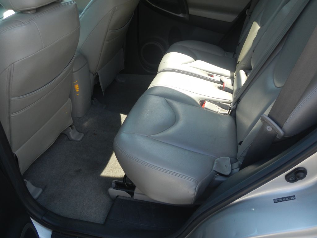 Photo 43 of this TOYOTA RAV4 4WD