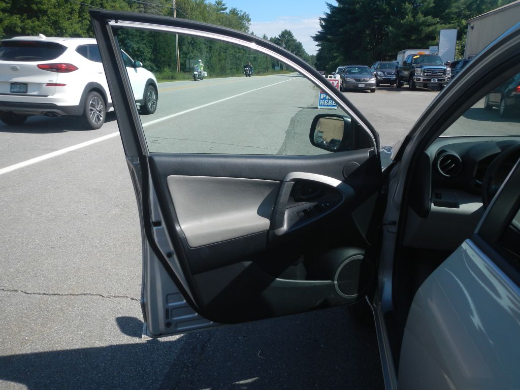 Photo 46 of this TOYOTA RAV4 4WD