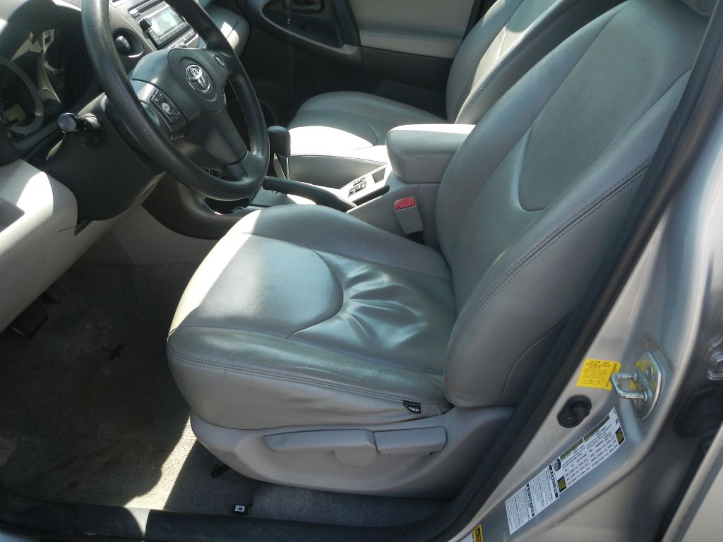 Photo 47 of this TOYOTA RAV4 4WD
