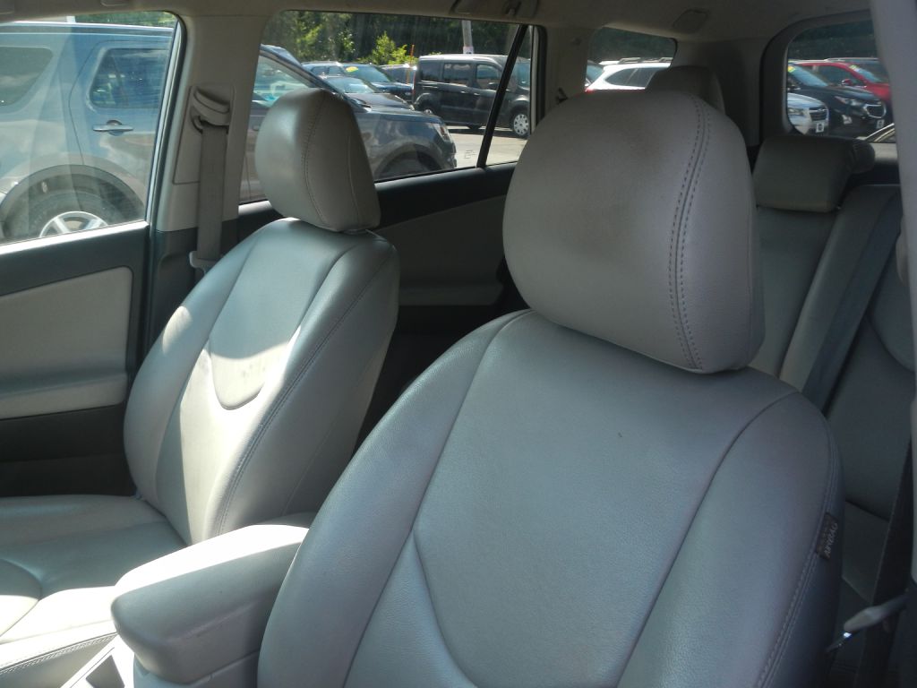 Photo 48 of this TOYOTA RAV4 4WD