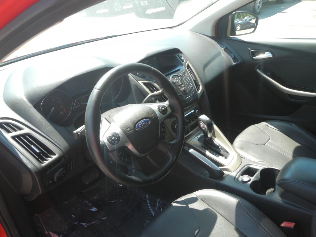 Photo 10 of this FORD FOCUS