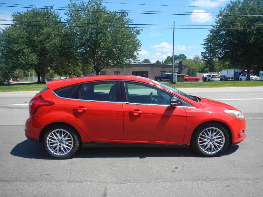 Photo 14 of this FORD FOCUS
