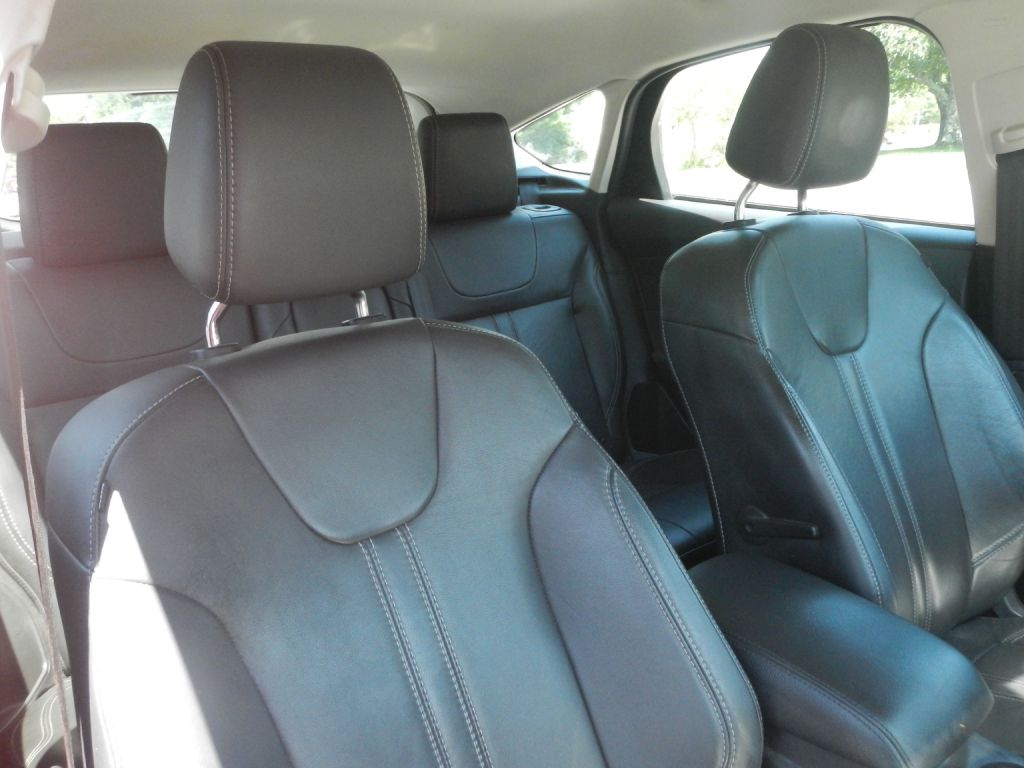Photo 18 of this FORD FOCUS