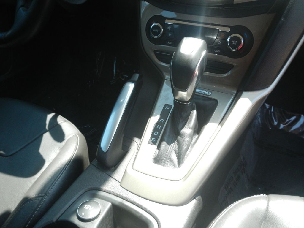 Photo 22 of this FORD FOCUS