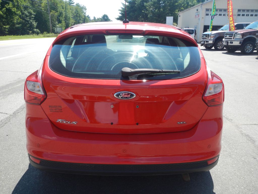 Photo 28 of this FORD FOCUS