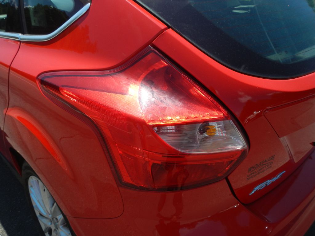 Photo 29 of this FORD FOCUS