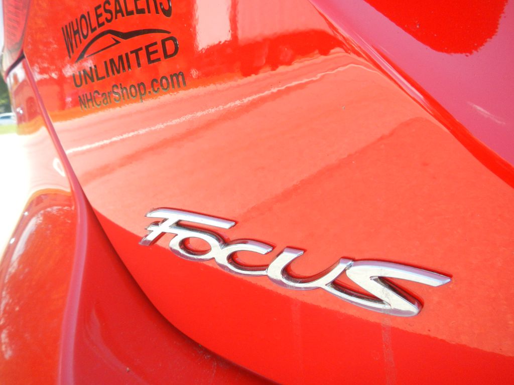 Photo 31 of this FORD FOCUS