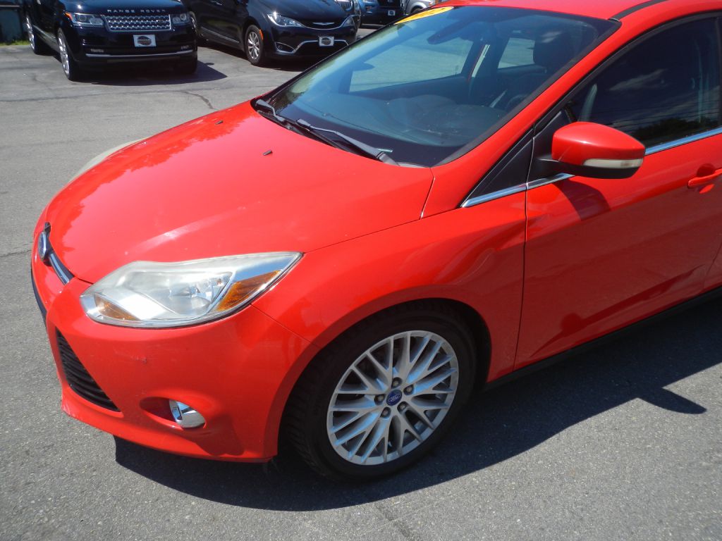 Photo 33 of this FORD FOCUS