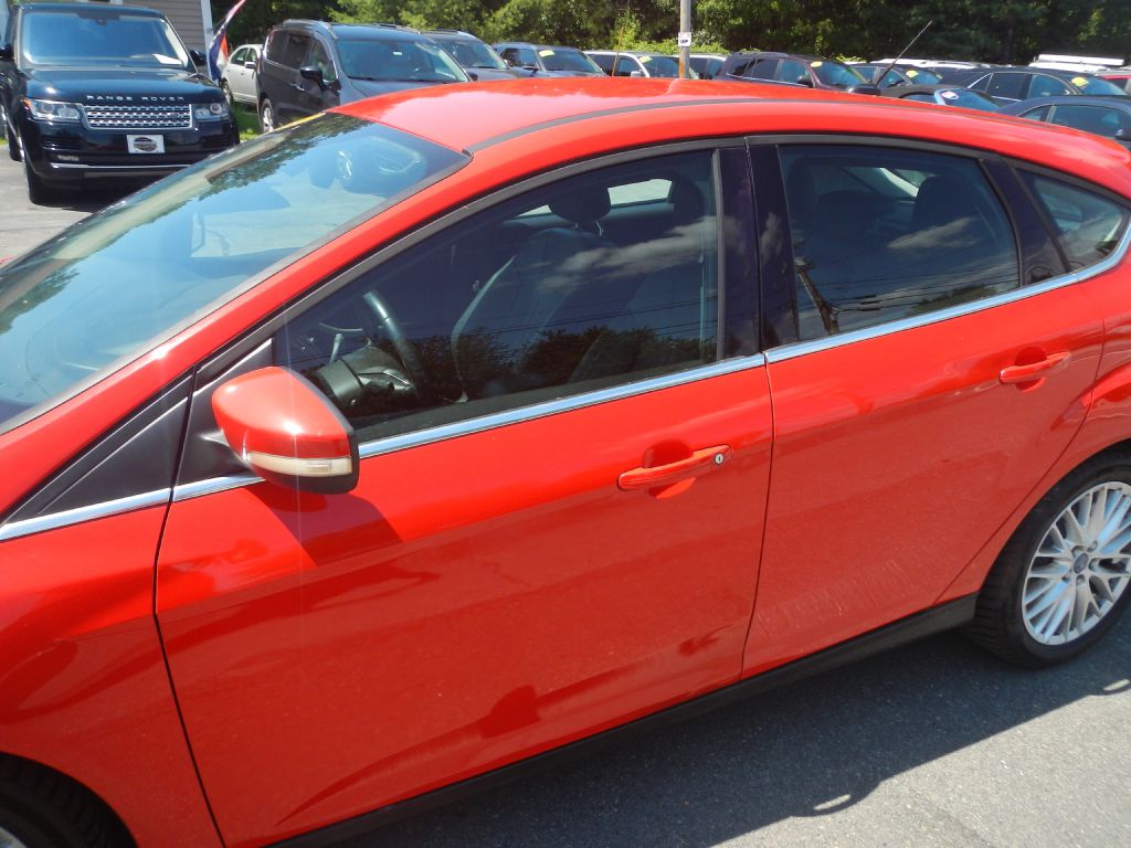 Photo 34 of this FORD FOCUS