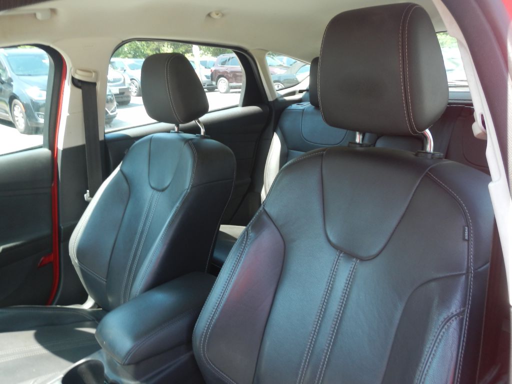 Photo 44 of this FORD FOCUS
