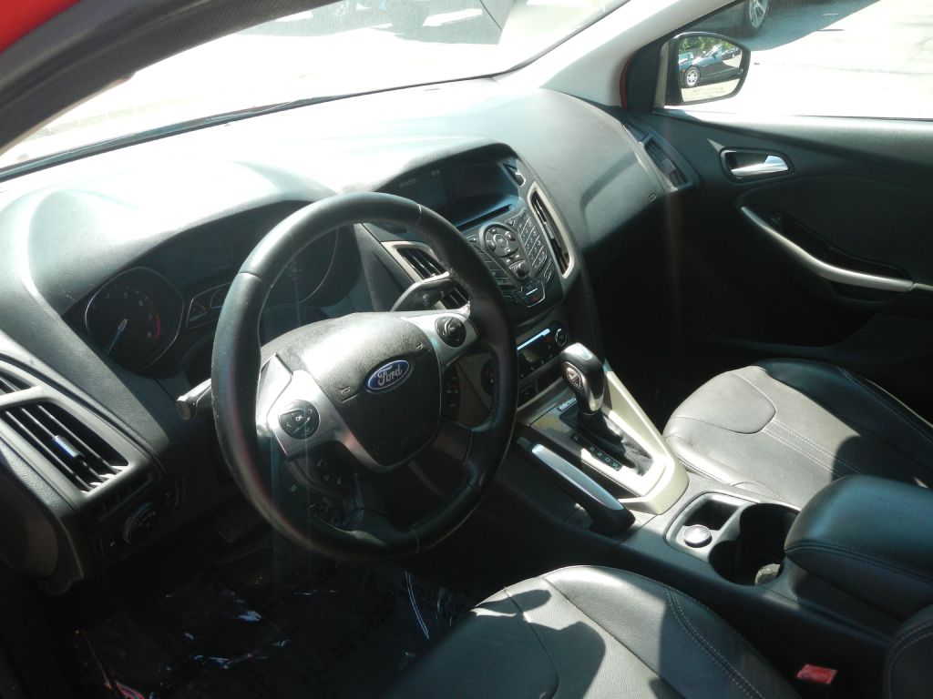 Photo 45 of this FORD FOCUS