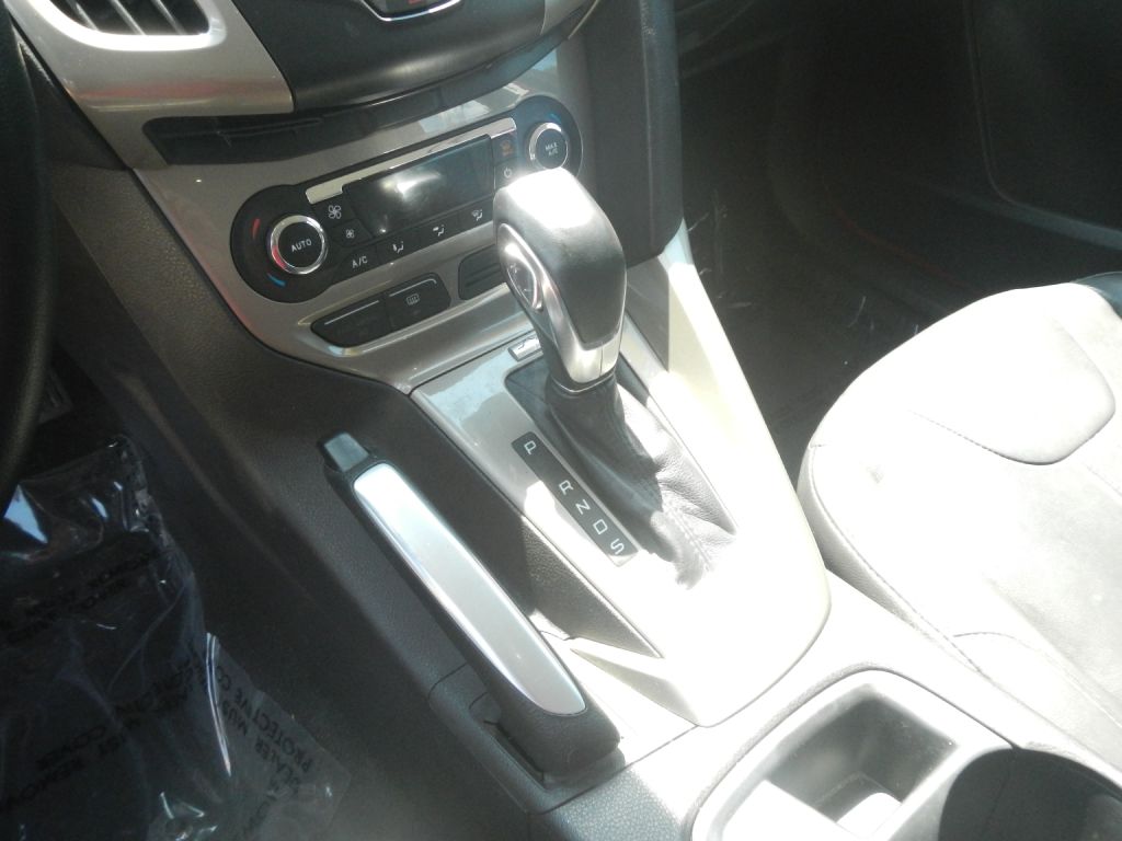 Photo 48 of this FORD FOCUS