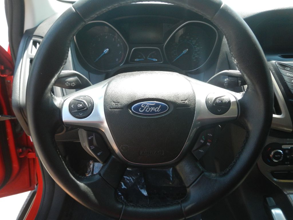 Photo 49 of this FORD FOCUS