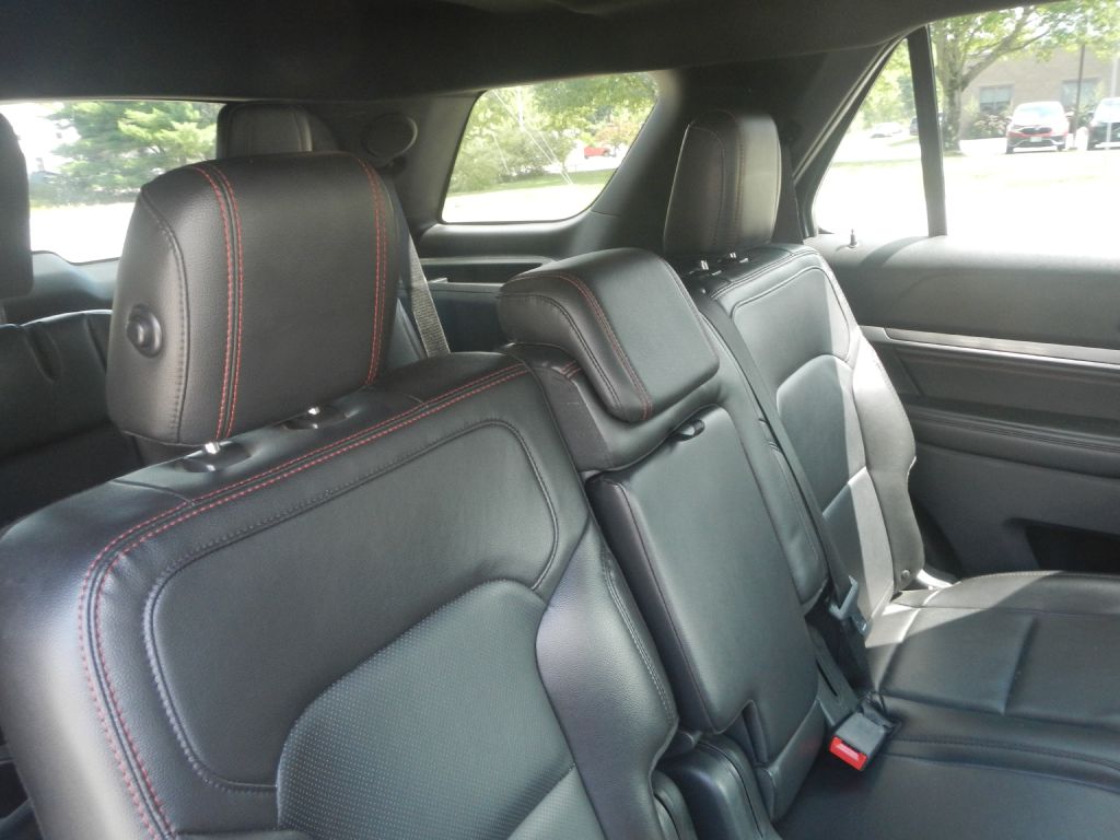 Photo 5 of this FORD EXPLORER 4WD